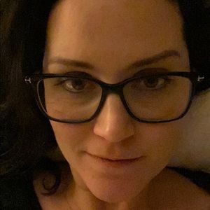 Meet your Posher, Aprille